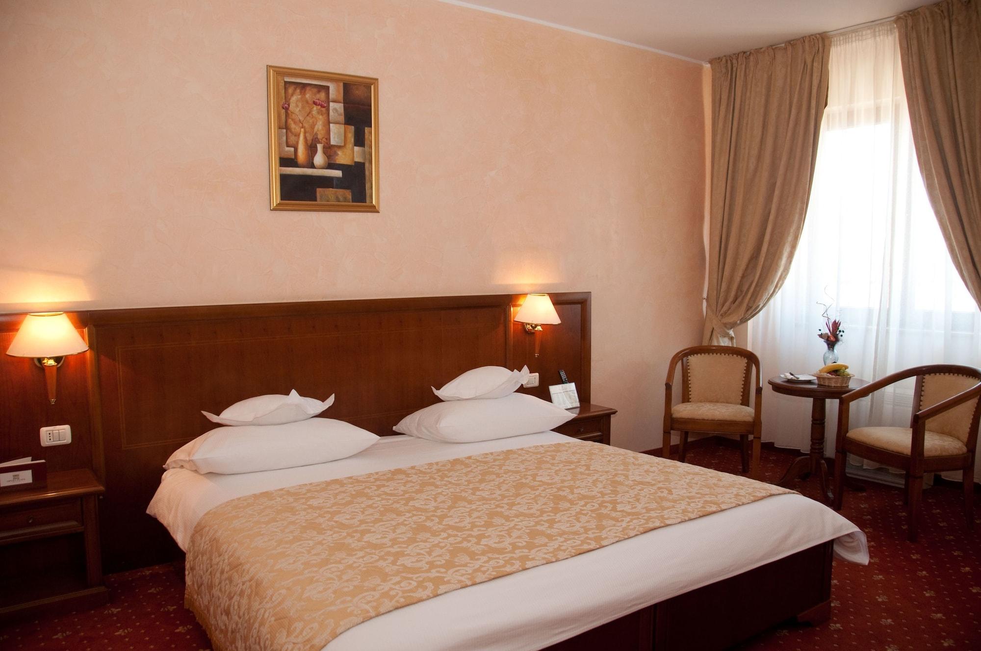 Hotel Opera Plaza Kluż-Napoka Zewnętrze zdjęcie