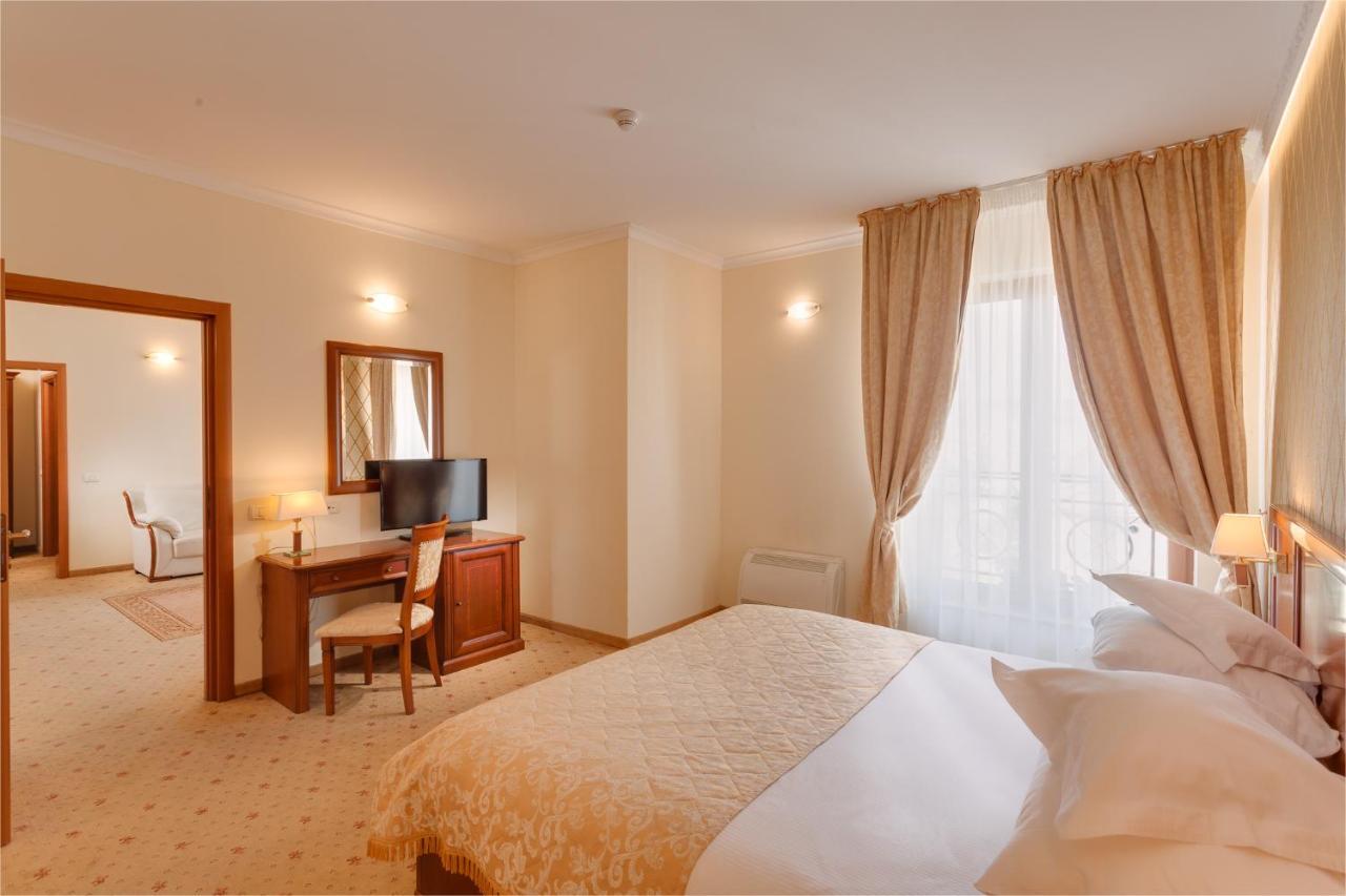 Hotel Opera Plaza Kluż-Napoka Zewnętrze zdjęcie