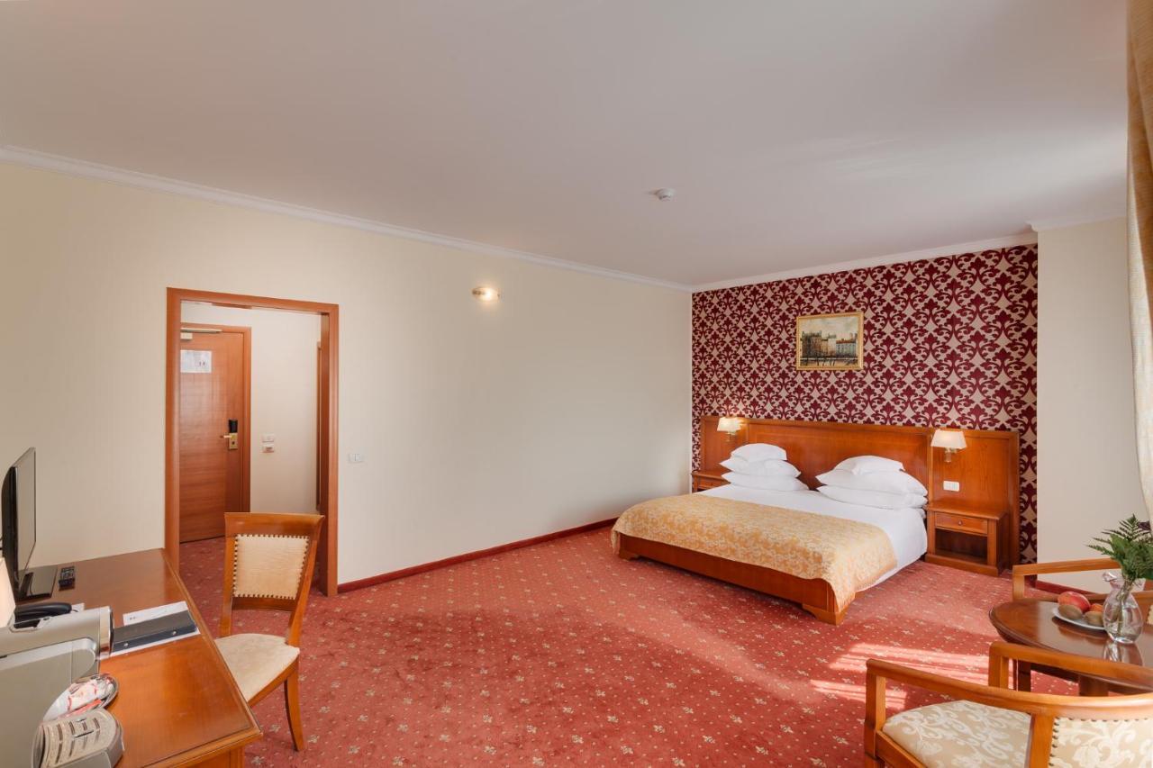 Hotel Opera Plaza Kluż-Napoka Zewnętrze zdjęcie