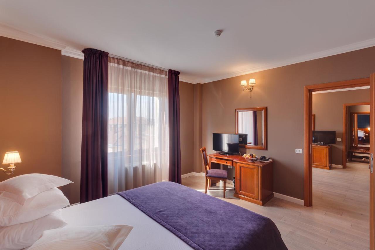Hotel Opera Plaza Kluż-Napoka Zewnętrze zdjęcie