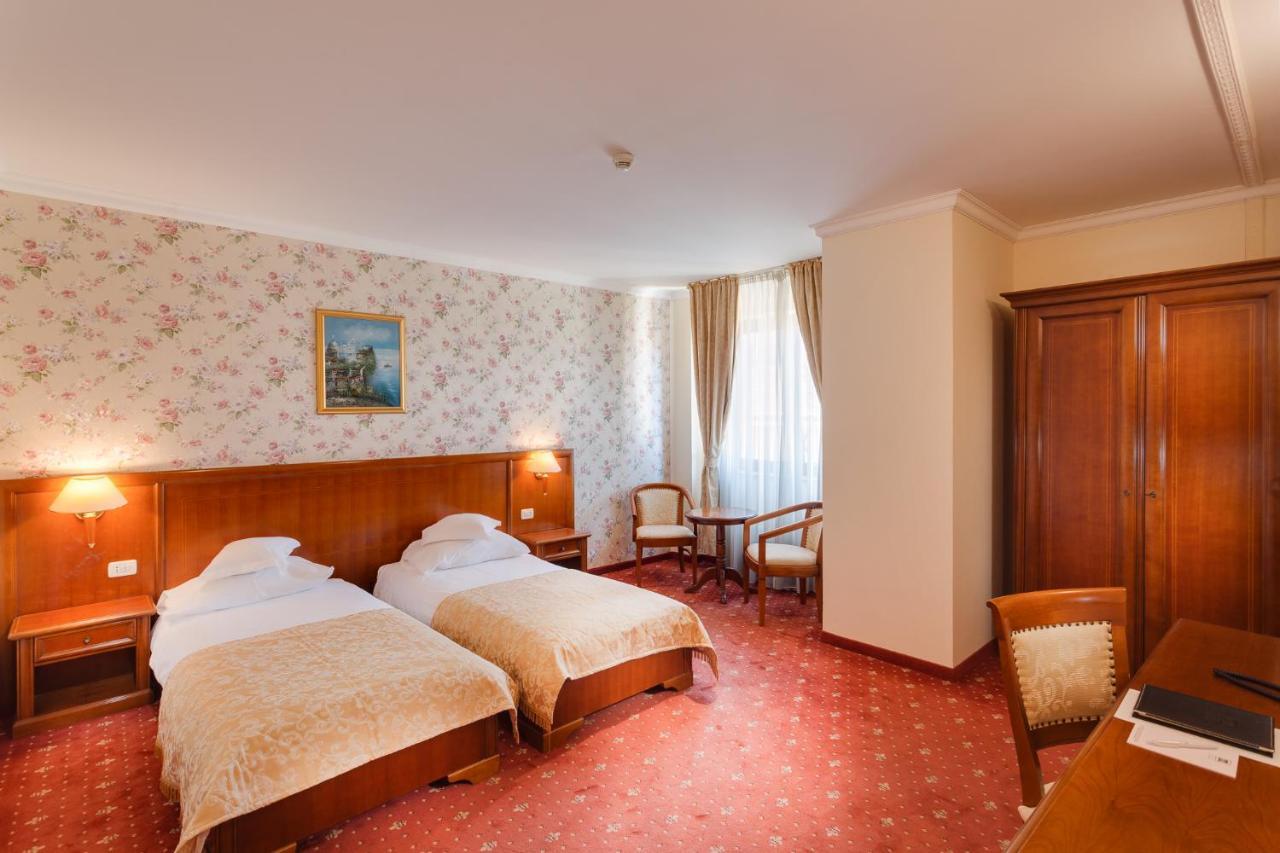 Hotel Opera Plaza Kluż-Napoka Zewnętrze zdjęcie