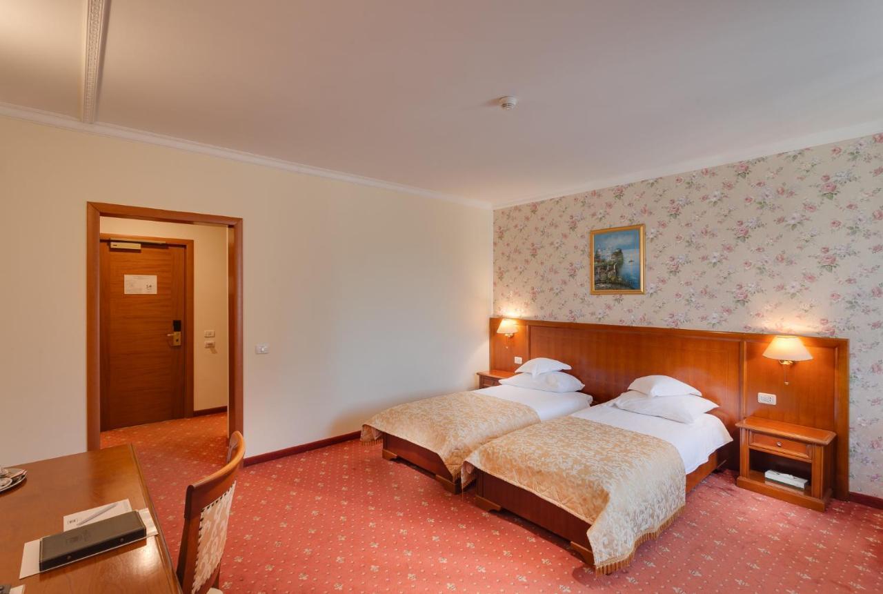 Hotel Opera Plaza Kluż-Napoka Zewnętrze zdjęcie