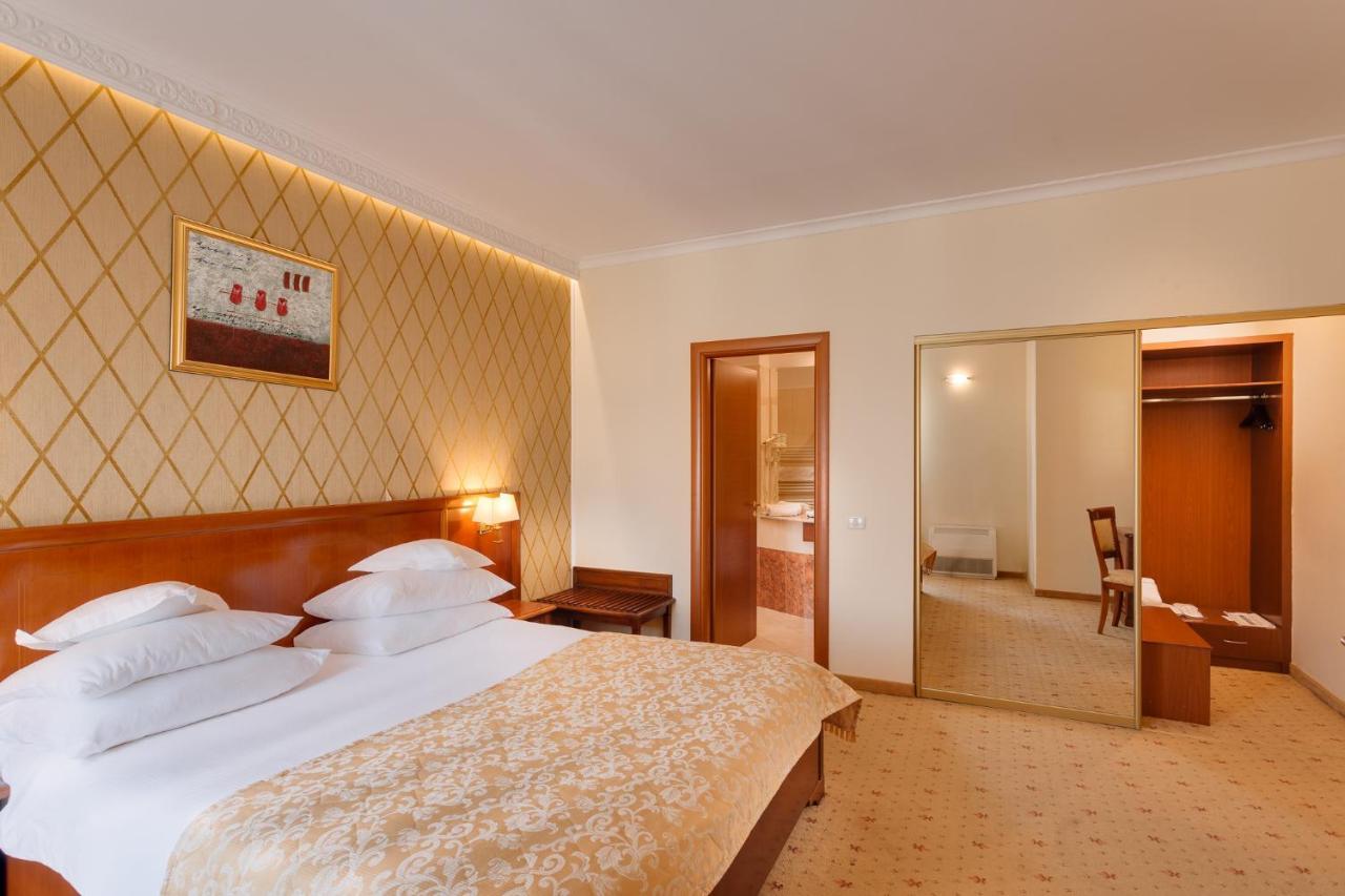 Hotel Opera Plaza Kluż-Napoka Zewnętrze zdjęcie